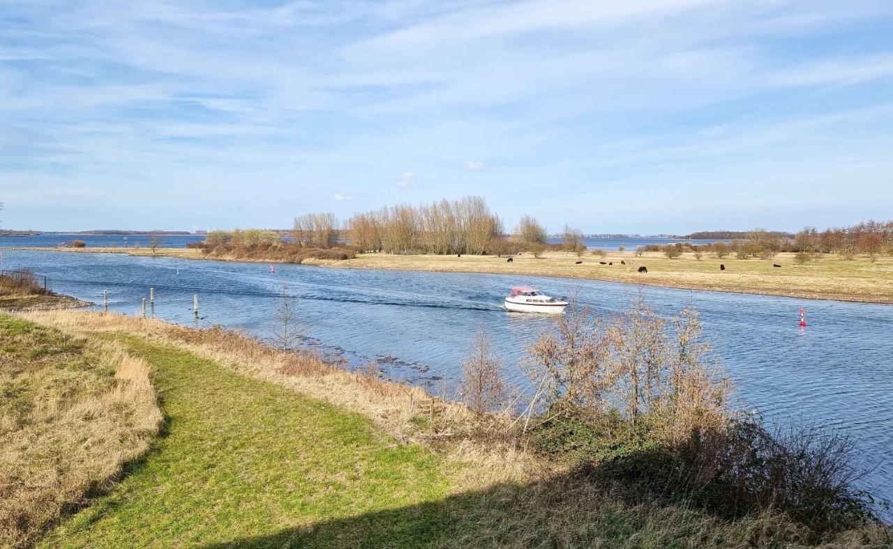 Appartement Aan Jachthaven Met Zicht Op Veerse Meer Arnemuiden Eksteriør bilde